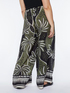 Pantalones anchos estampados image number 6