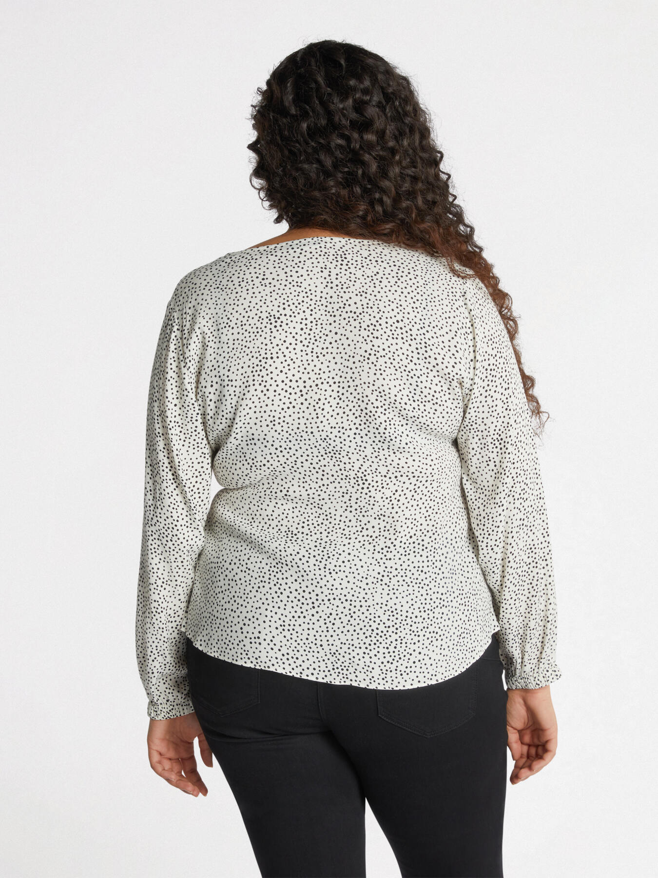 Blusa a pois con pieghe sul fianco image number 1