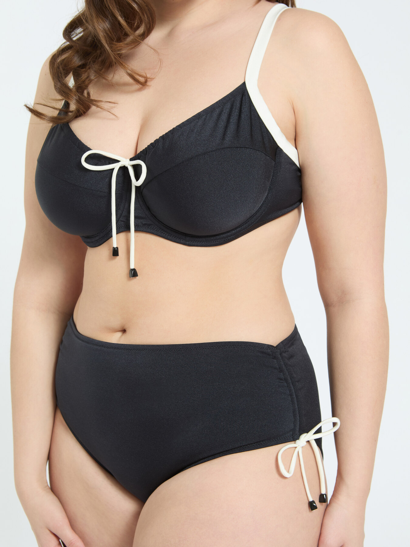 Two-piece bikini with contrasting details image number 2