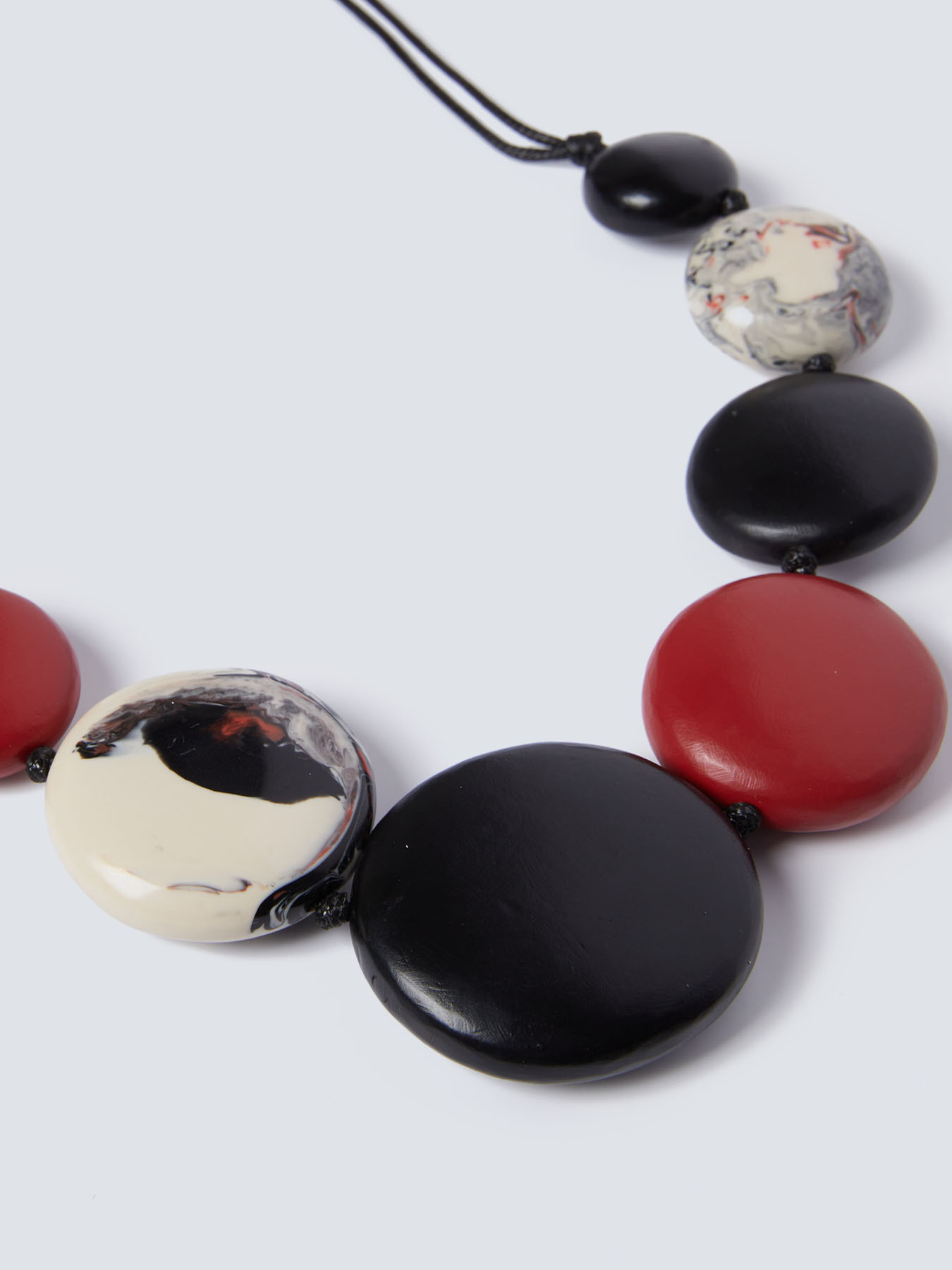 Collana lunga con ciondoli marmorizzati image number 1