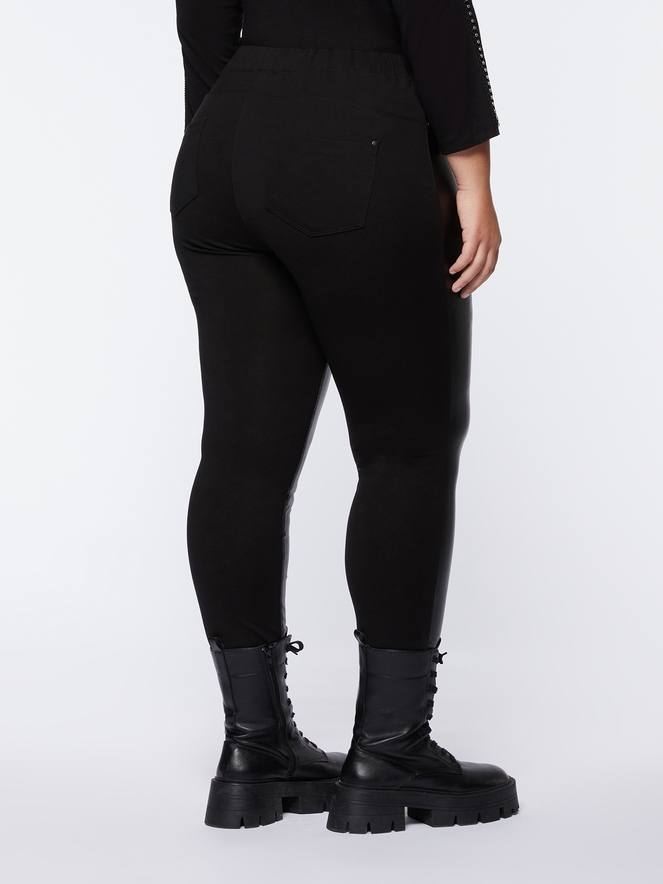 ECOVERO&trade; viscose skinny trousers image number 1