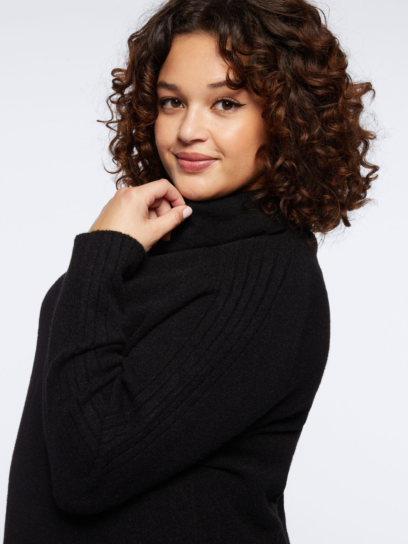 Langes Mini -Kleid mit Ringhals image number 2