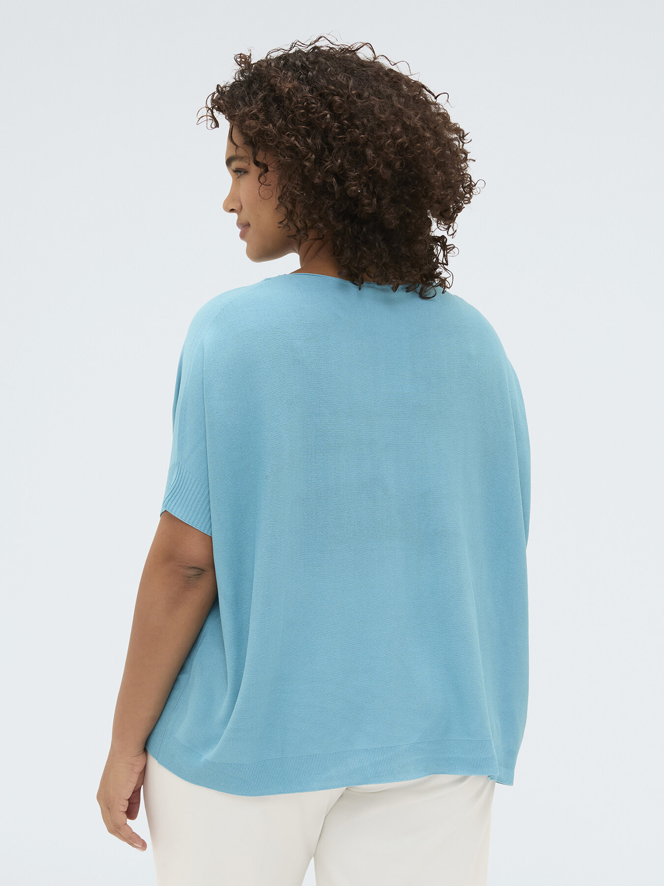 Strickpullover aus Viskosemischung mit Carr&eacute;-Ausschnitt image number 1