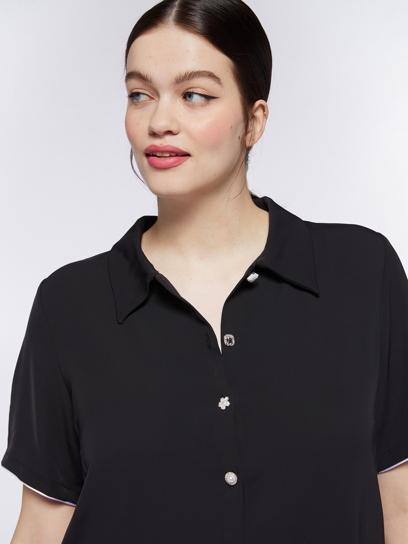 Vestido corto cuello polo image number 3