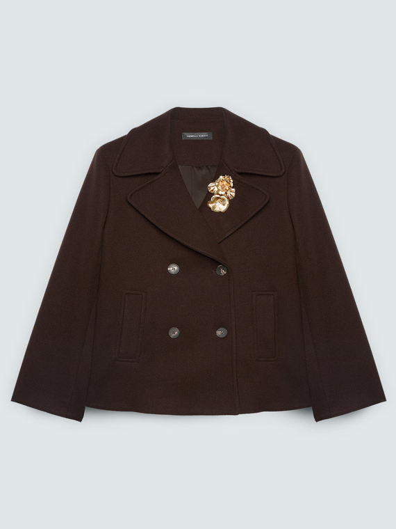 Giacca doppiopetto con maxi spilla