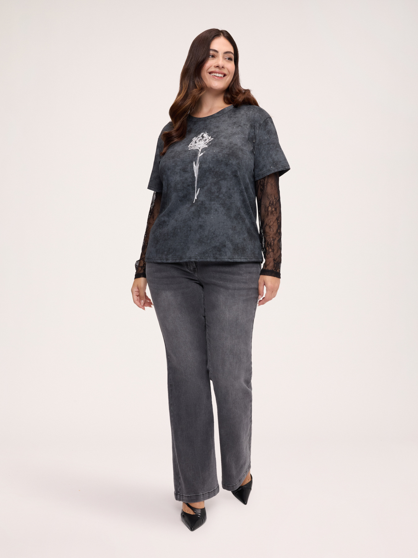 T-shirt with lace sleeves image number 2