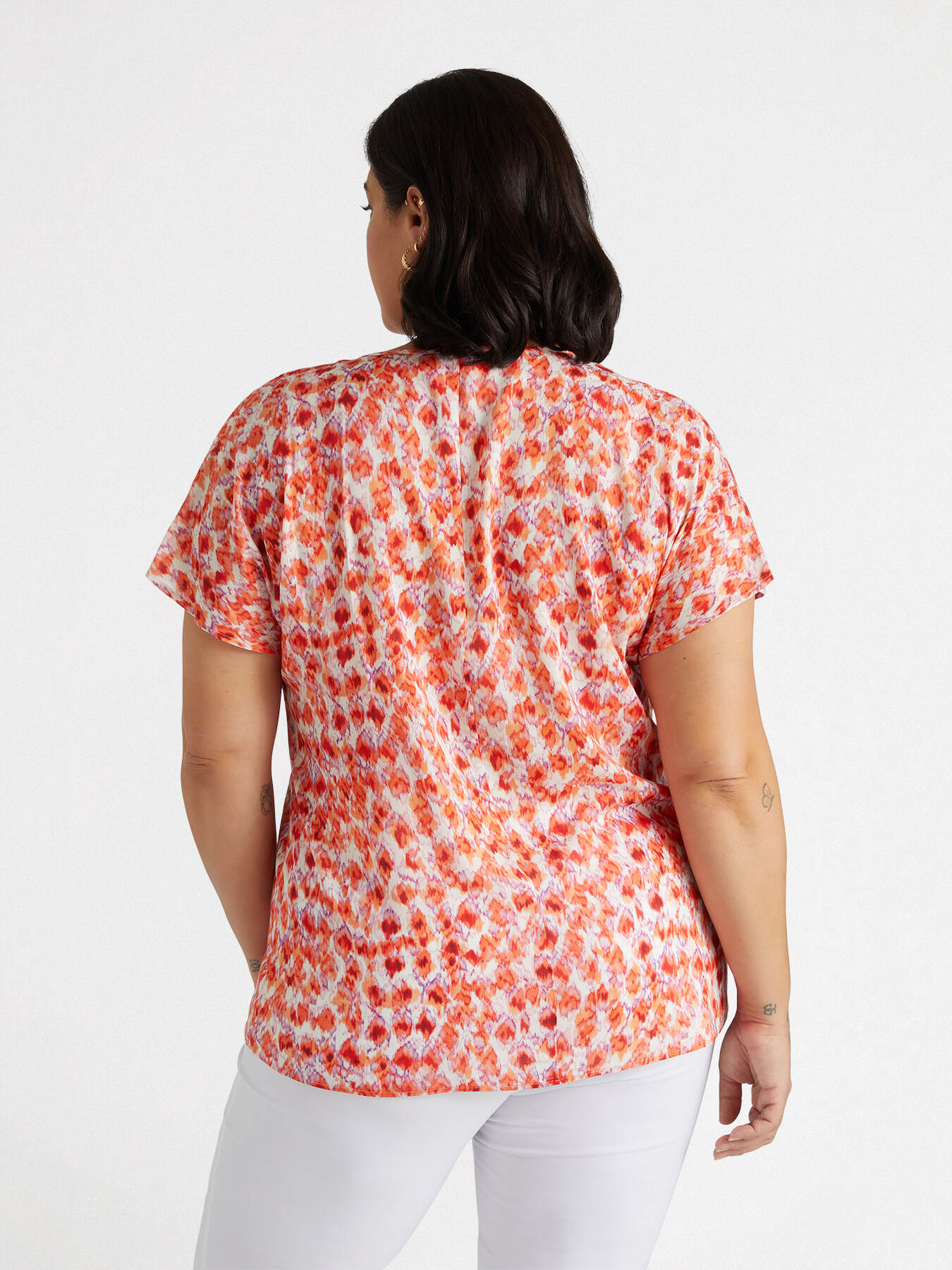 Blouse imprim&eacute;e &agrave; col en V image number 2