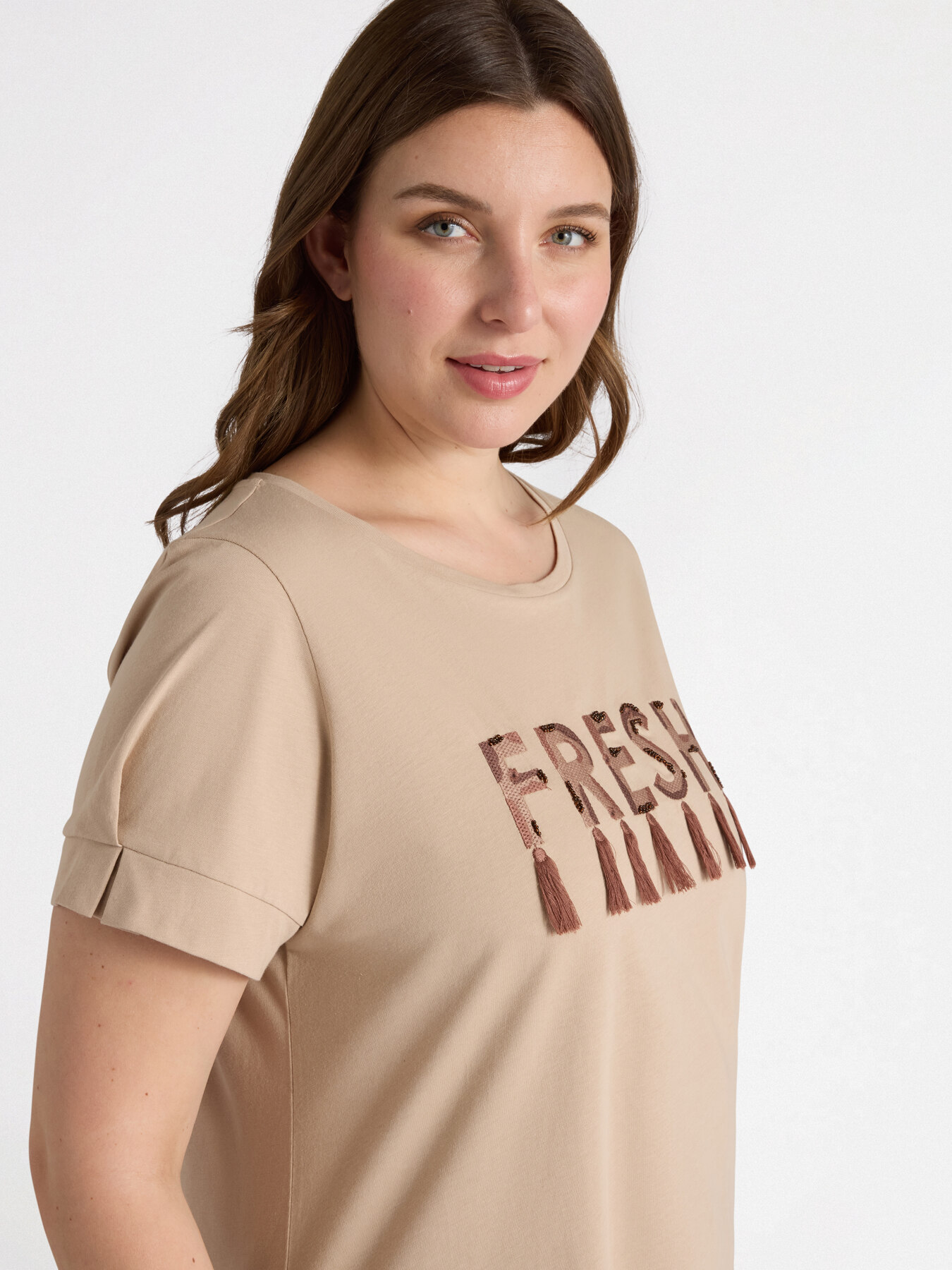 T-Shirt mit Schriftzug und Quasten image number 2