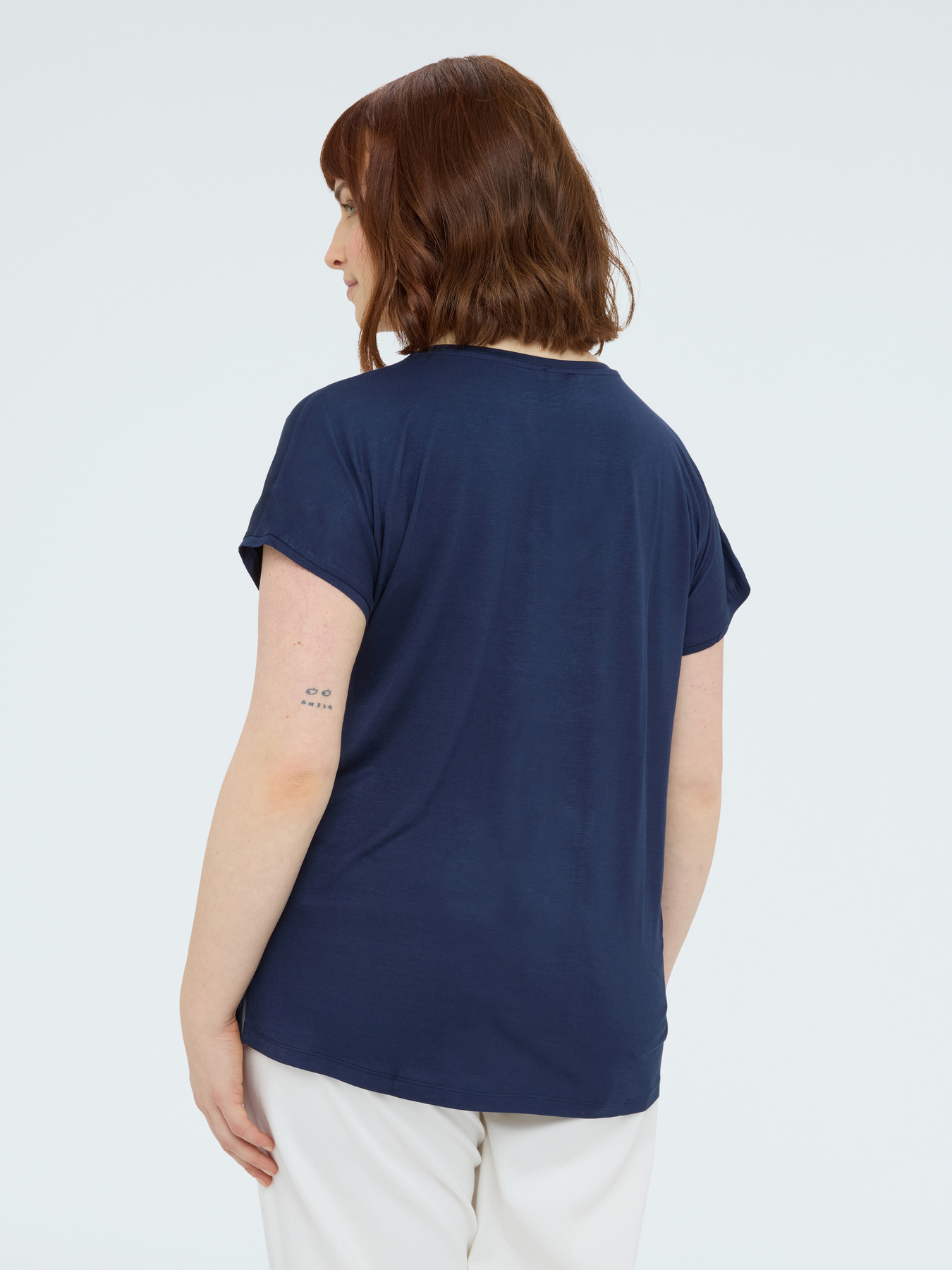 Camiseta bimat&eacute;rica con escote en V image number 1