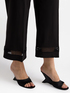 Pantalones cropped con bordados en el bajo image number 3