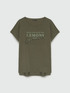 T-Shirt mit Schriftzug und Stickerei image number 4