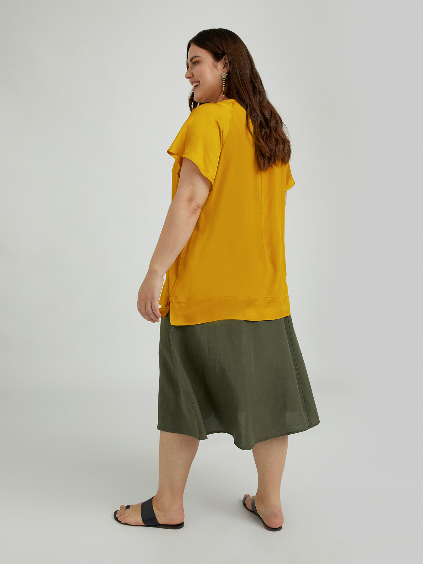 Skirt with front buttons image number 2
