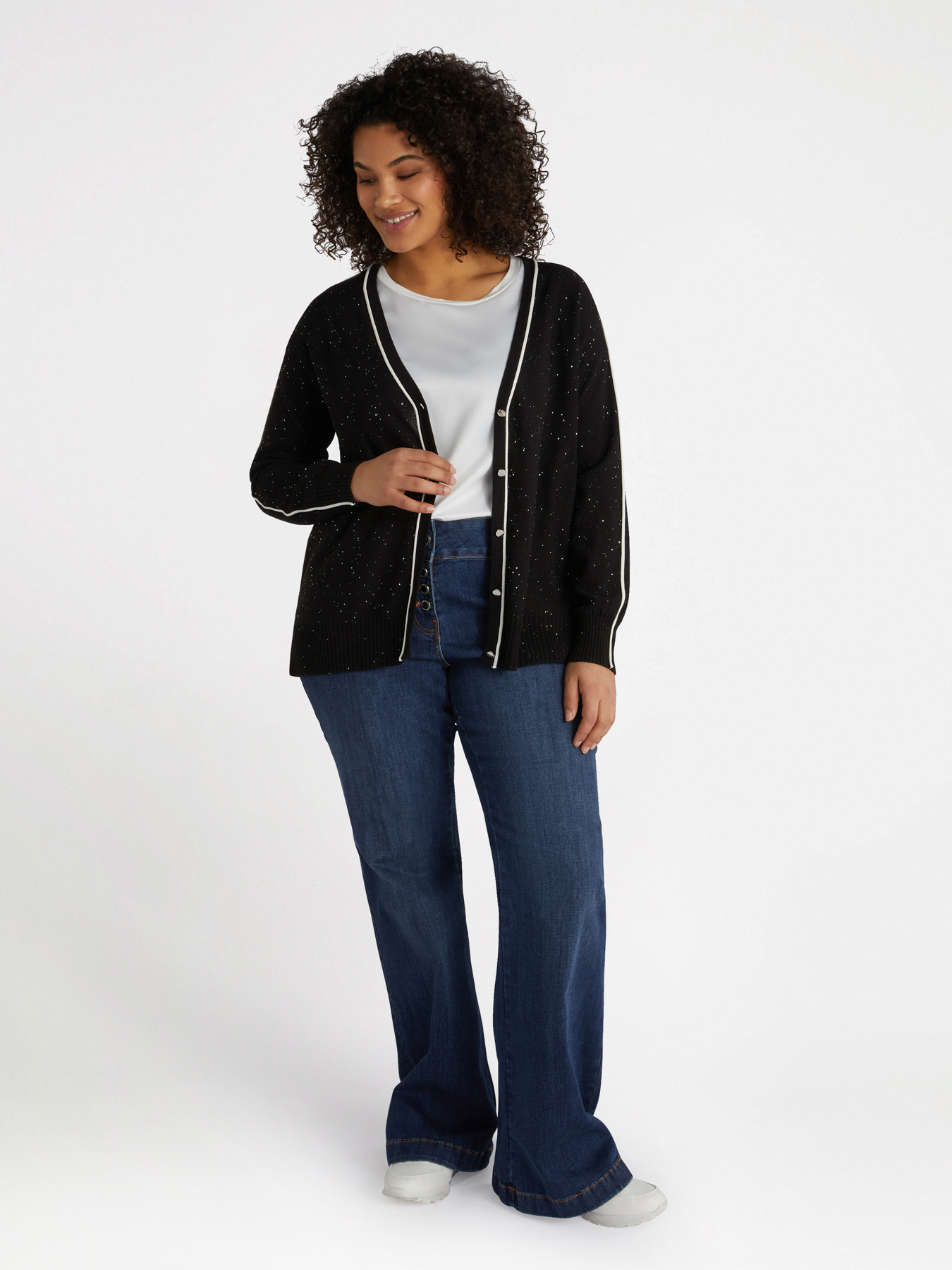 Cardigan with white trims and tiny sequins image number 3