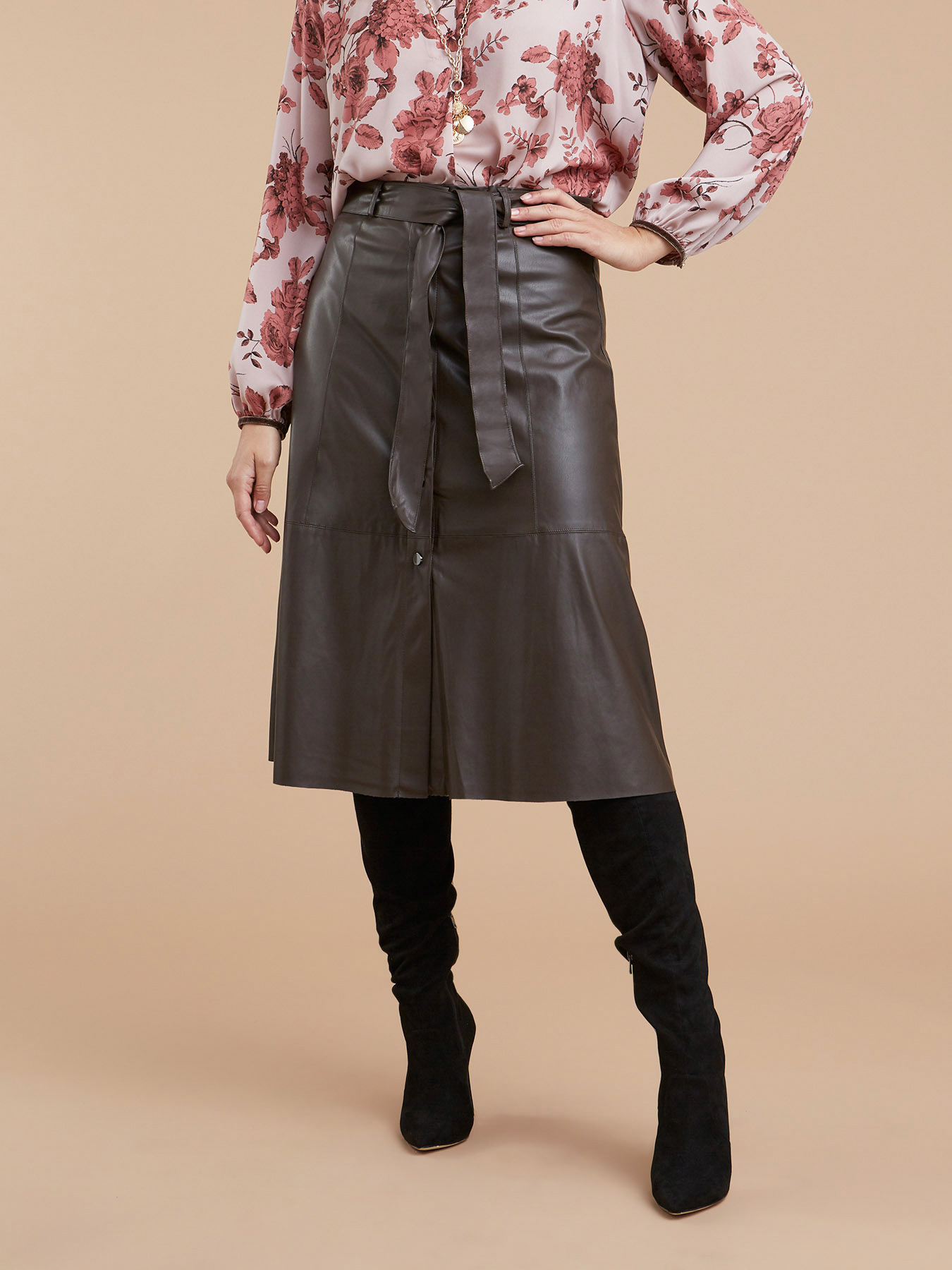 Gonna in similpelle con bottoni image number 2