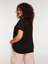 T-shirt con ricamo davanti image number 1