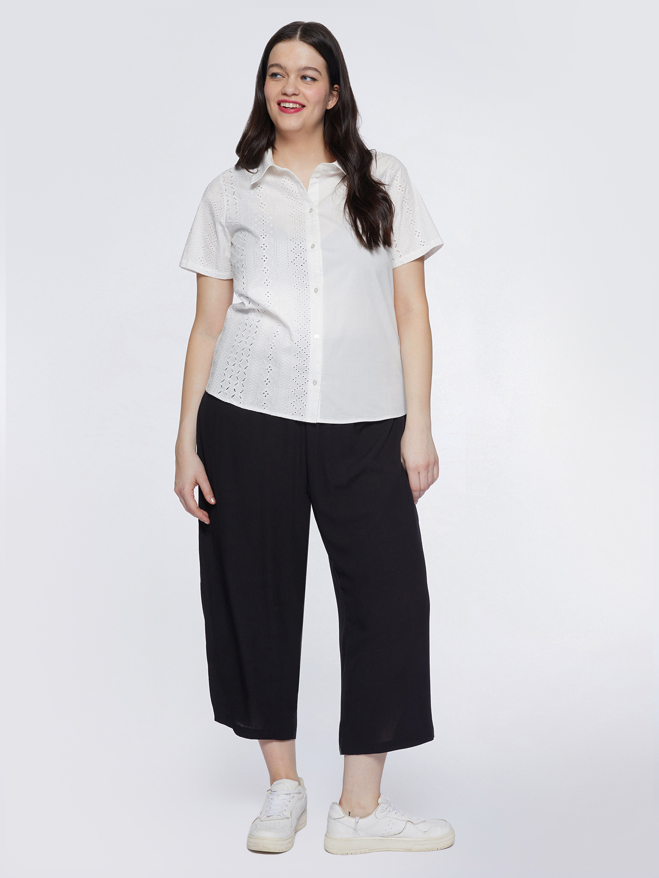 Pantaloni cropped in creponne image number 3