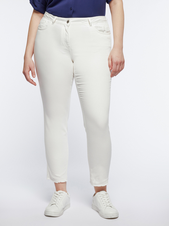 Weiße Jeans mit Spitze