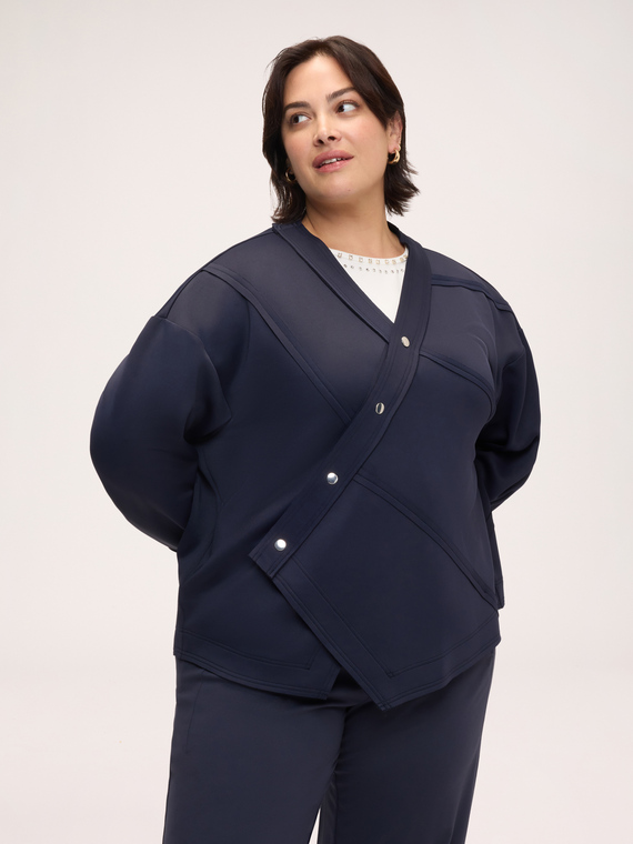Sweatshirt with asymmetric closure