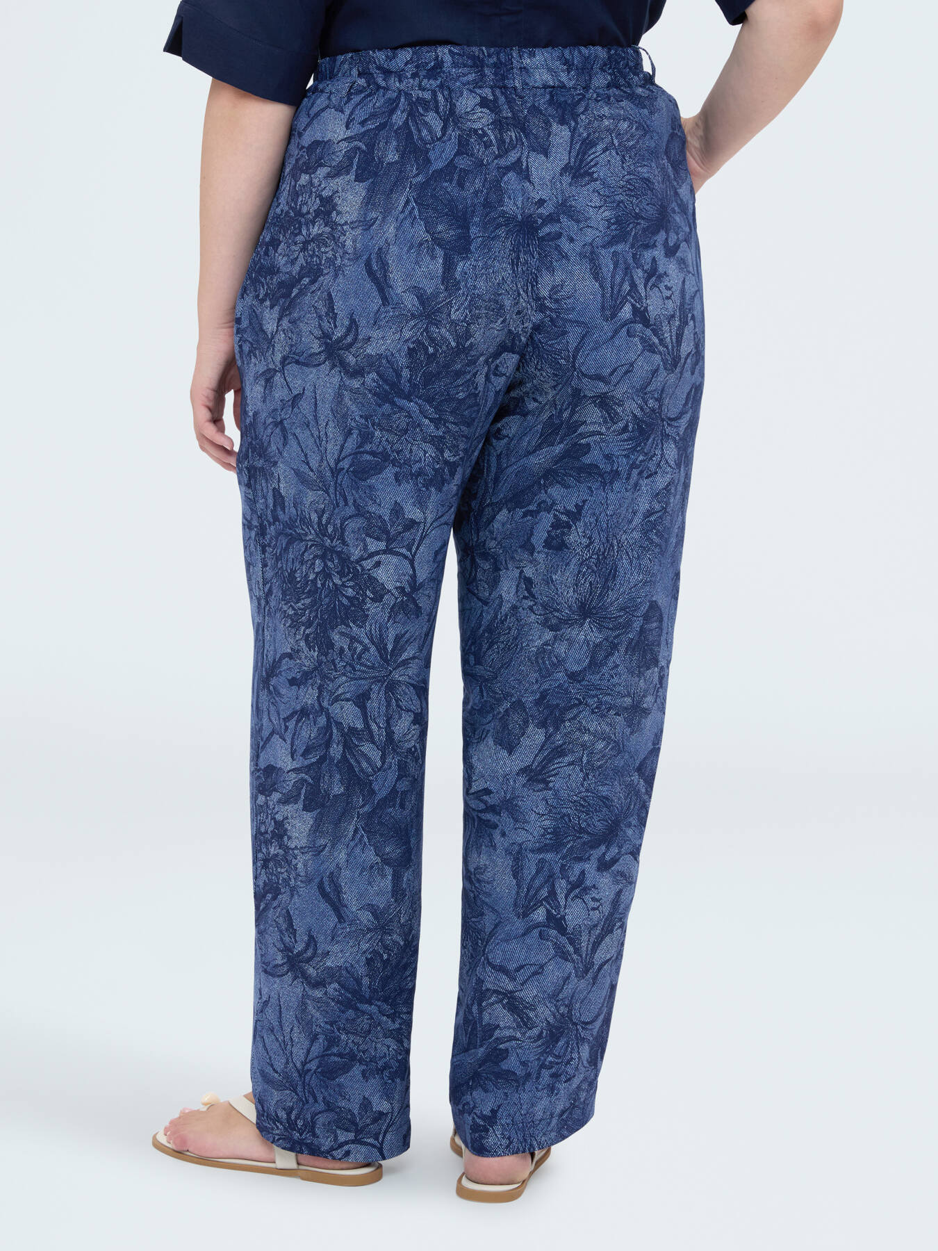 Carrot Pants with Print image number 1