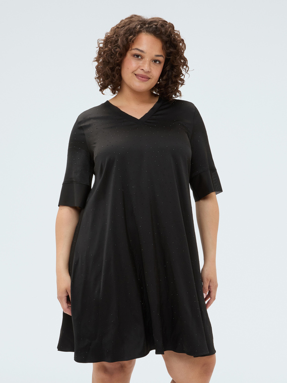 Robe en satin avec points lumineux all over