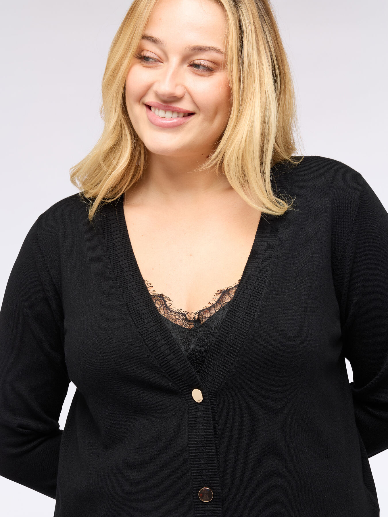 V-neck cardigan with buttons image number 3