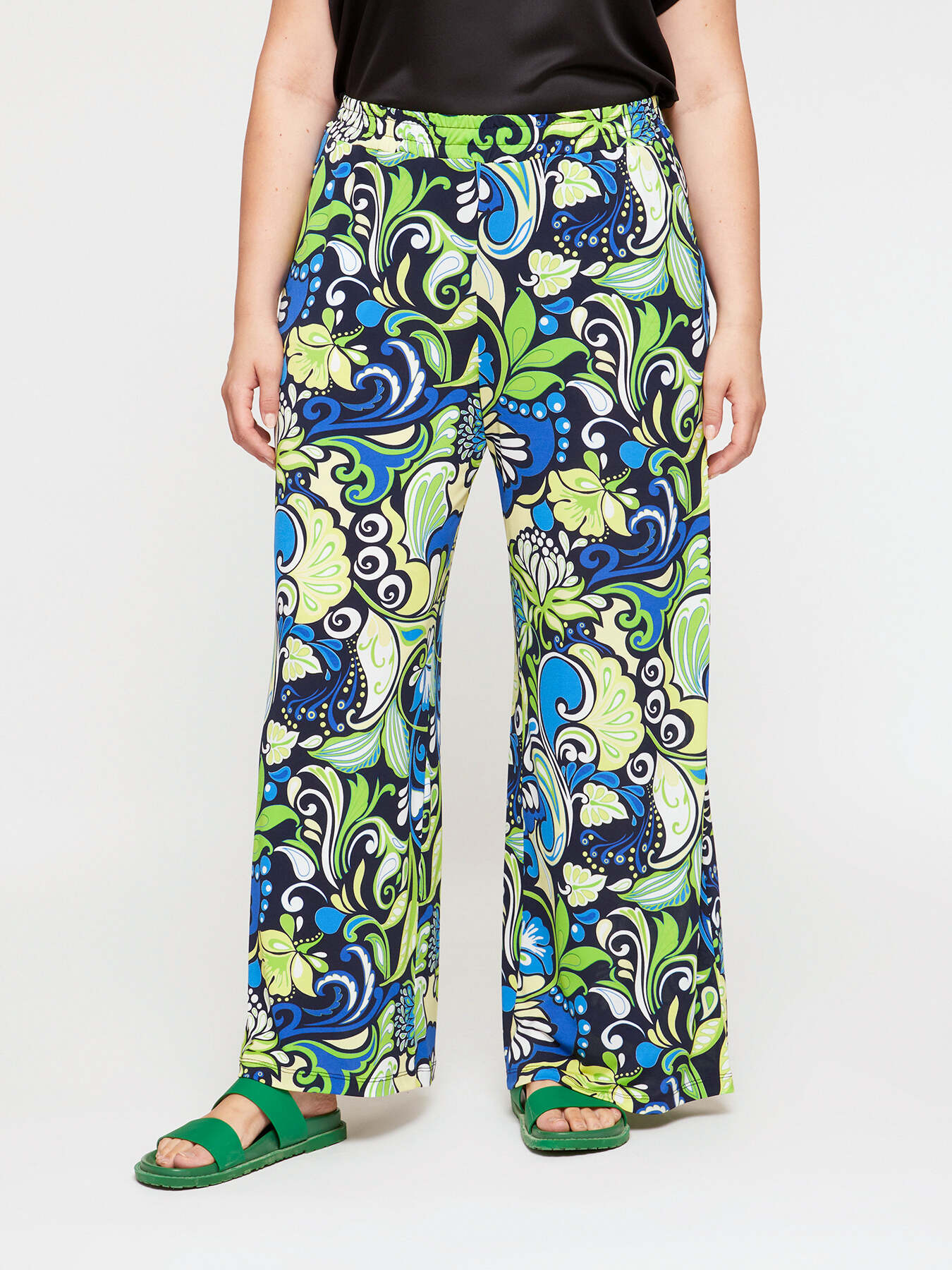 Pantalones anchos con estampado image number 2