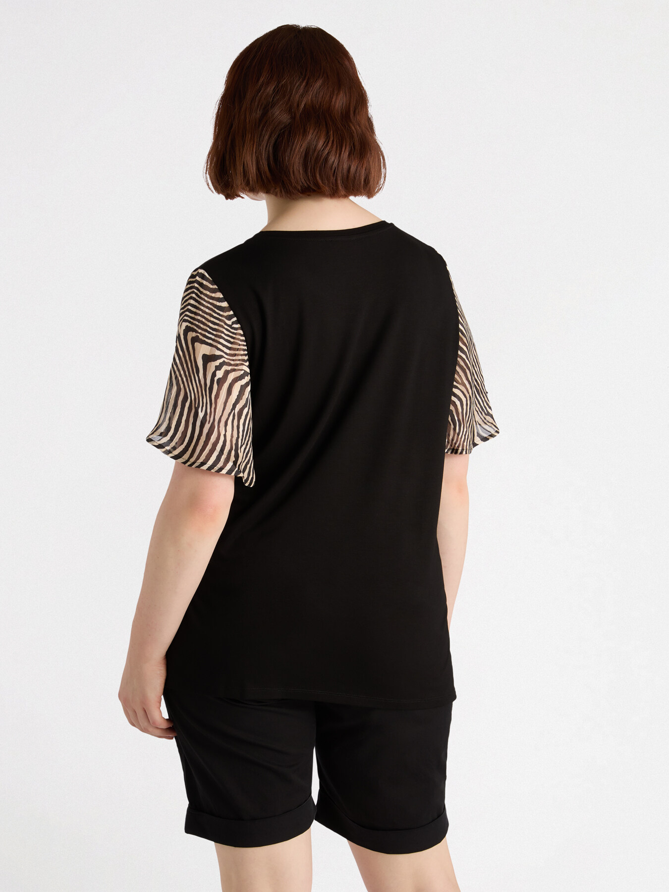 LENZING&trade; ECOVERO&trade; viscose t-shirt image number 2