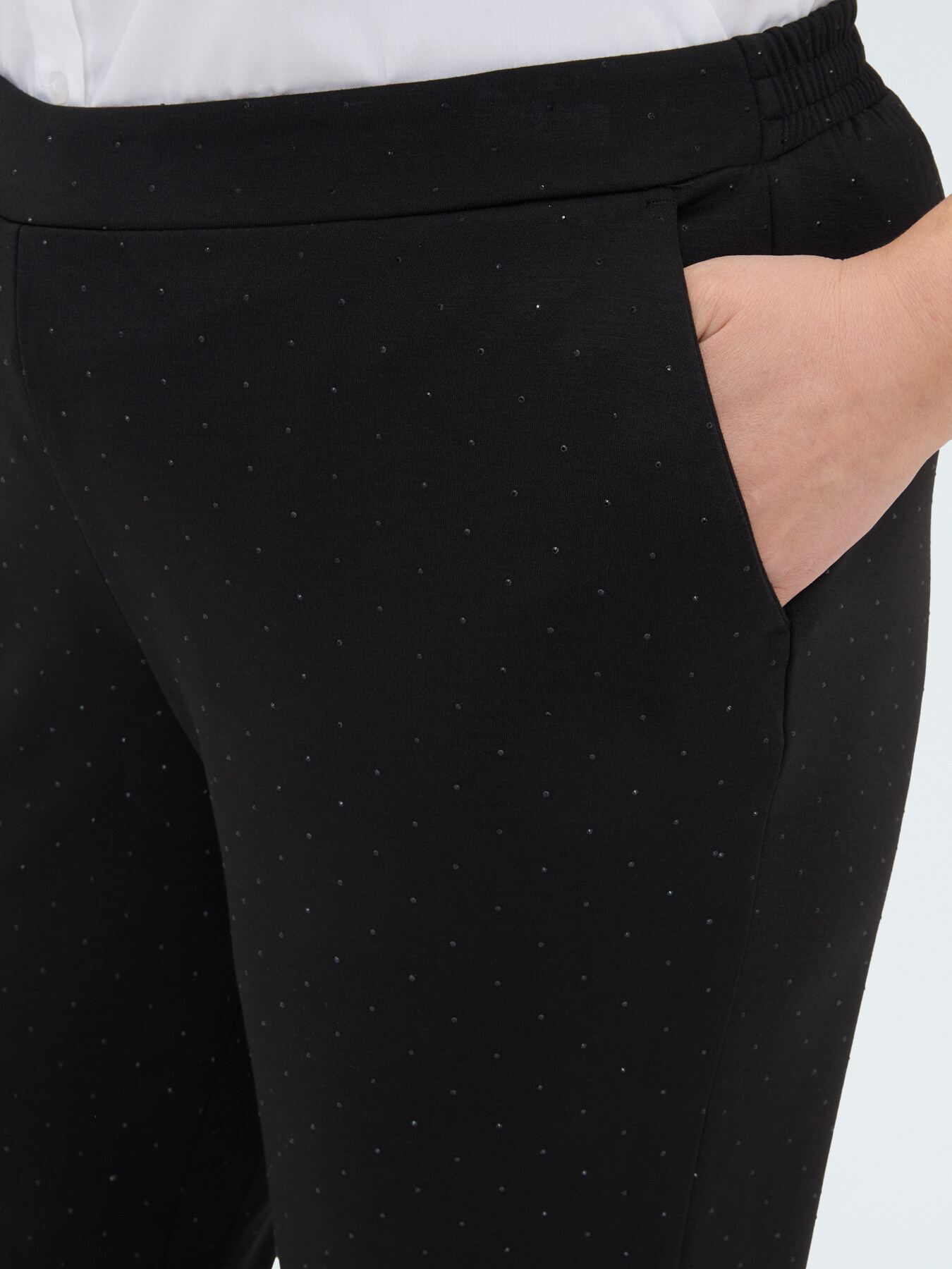 Jogginghose mit Glitzerelementen image number 3