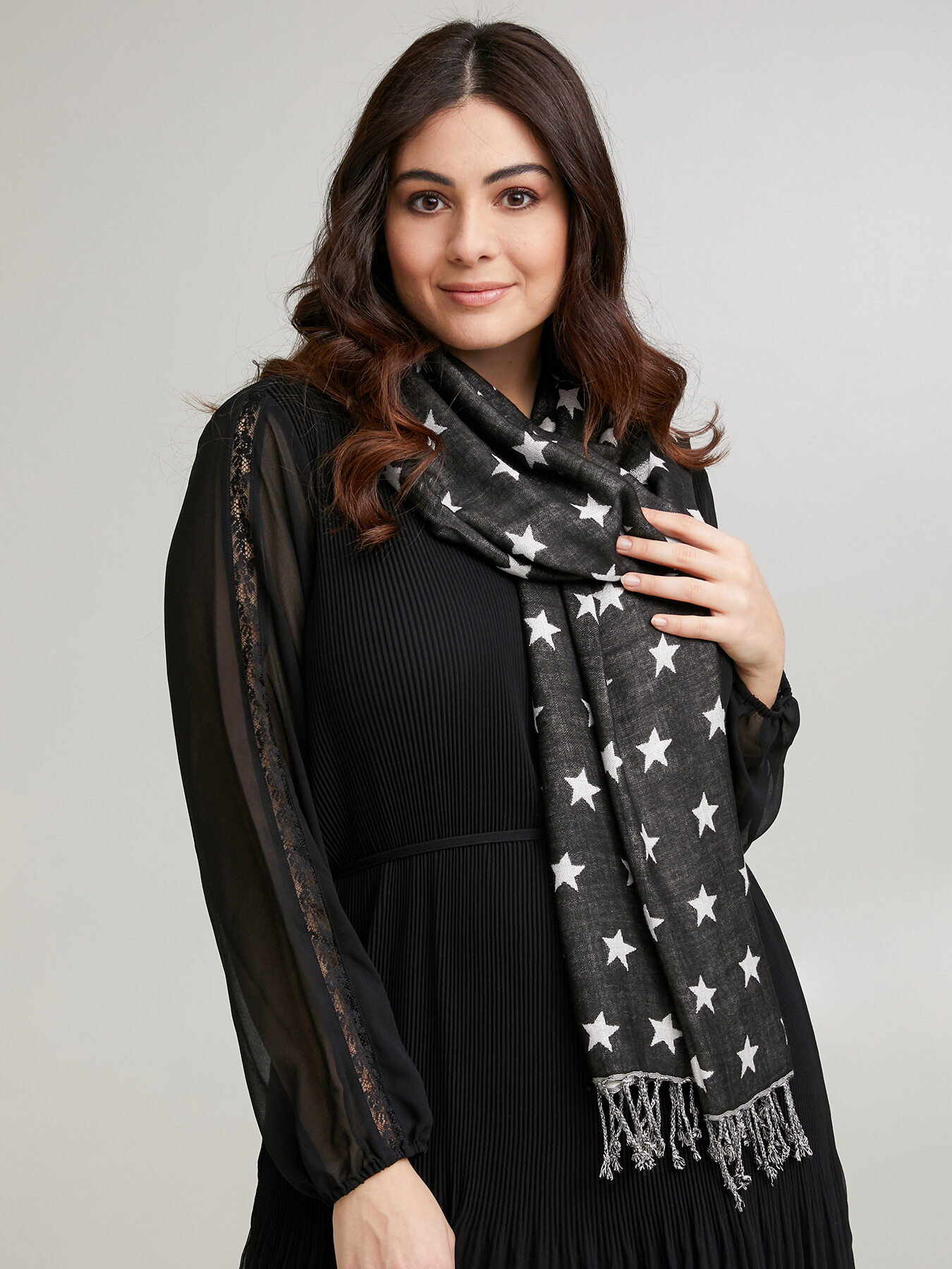 Scarf with star print image number 0