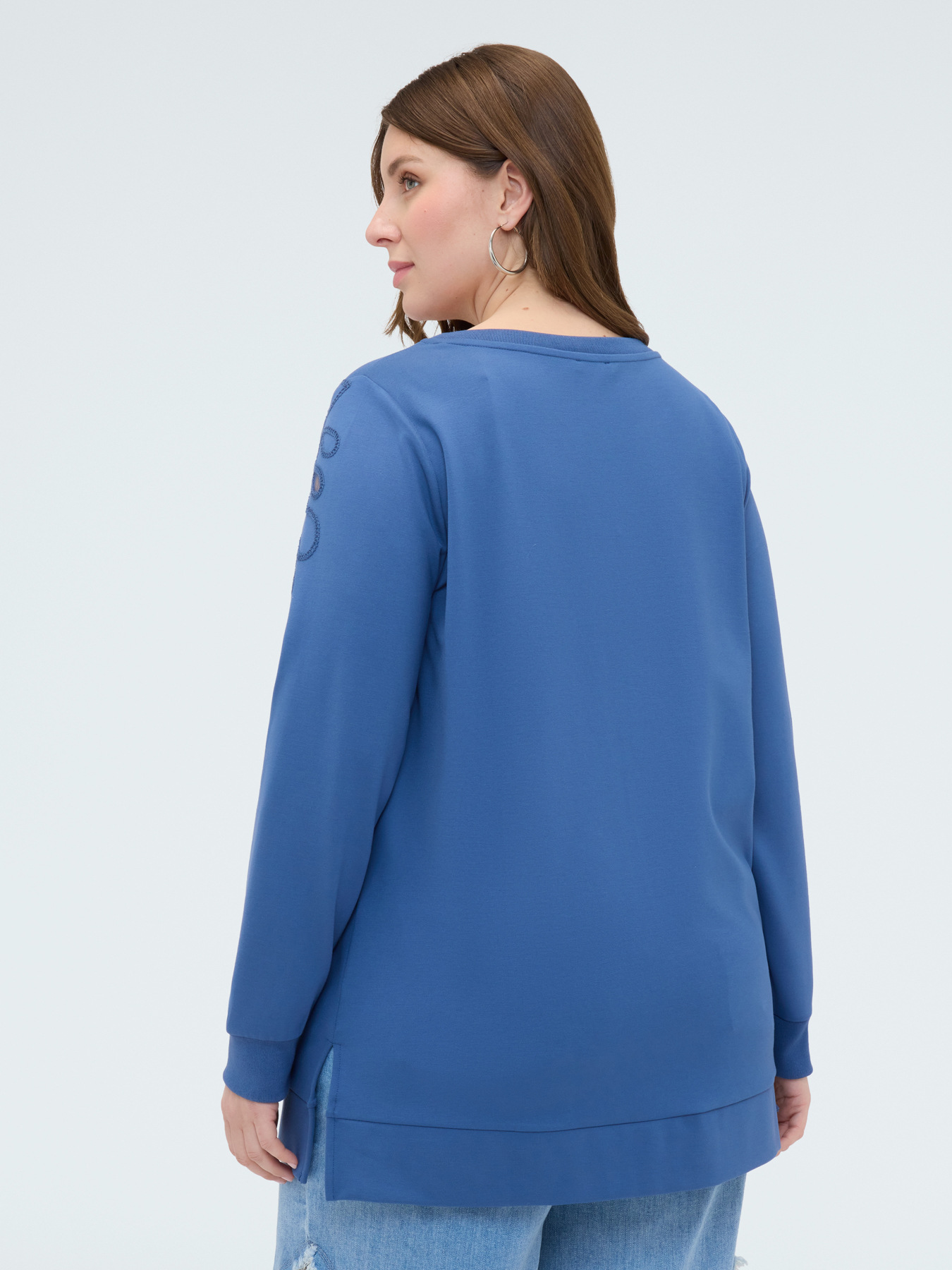 Sudadera con bordado floral y cut out image number 1