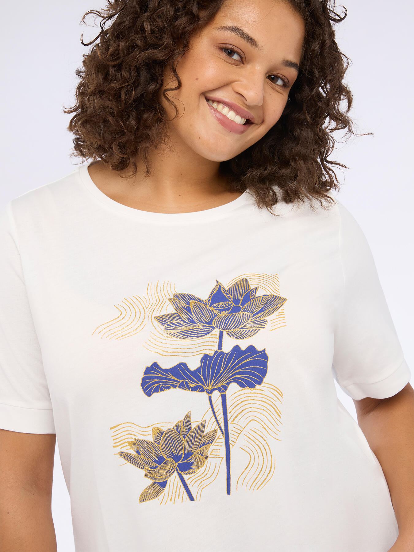 T-shirt in jersey di cotone con stampa floreale image number 3