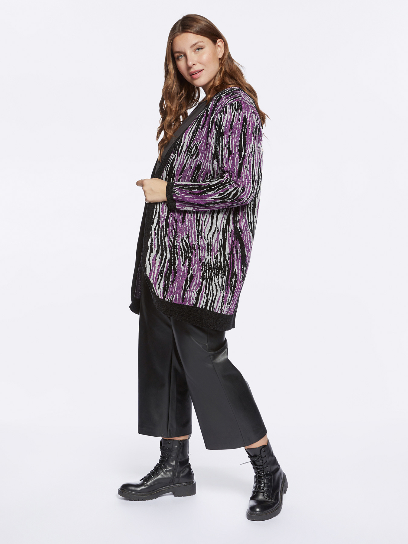 C&aacute;rdigan largo jacquard image number 2