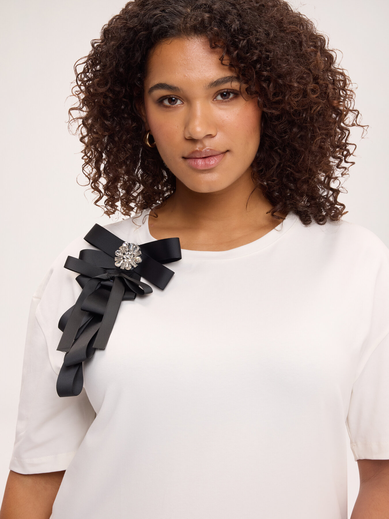 Jersey T-shirt with jewel bow image number 2