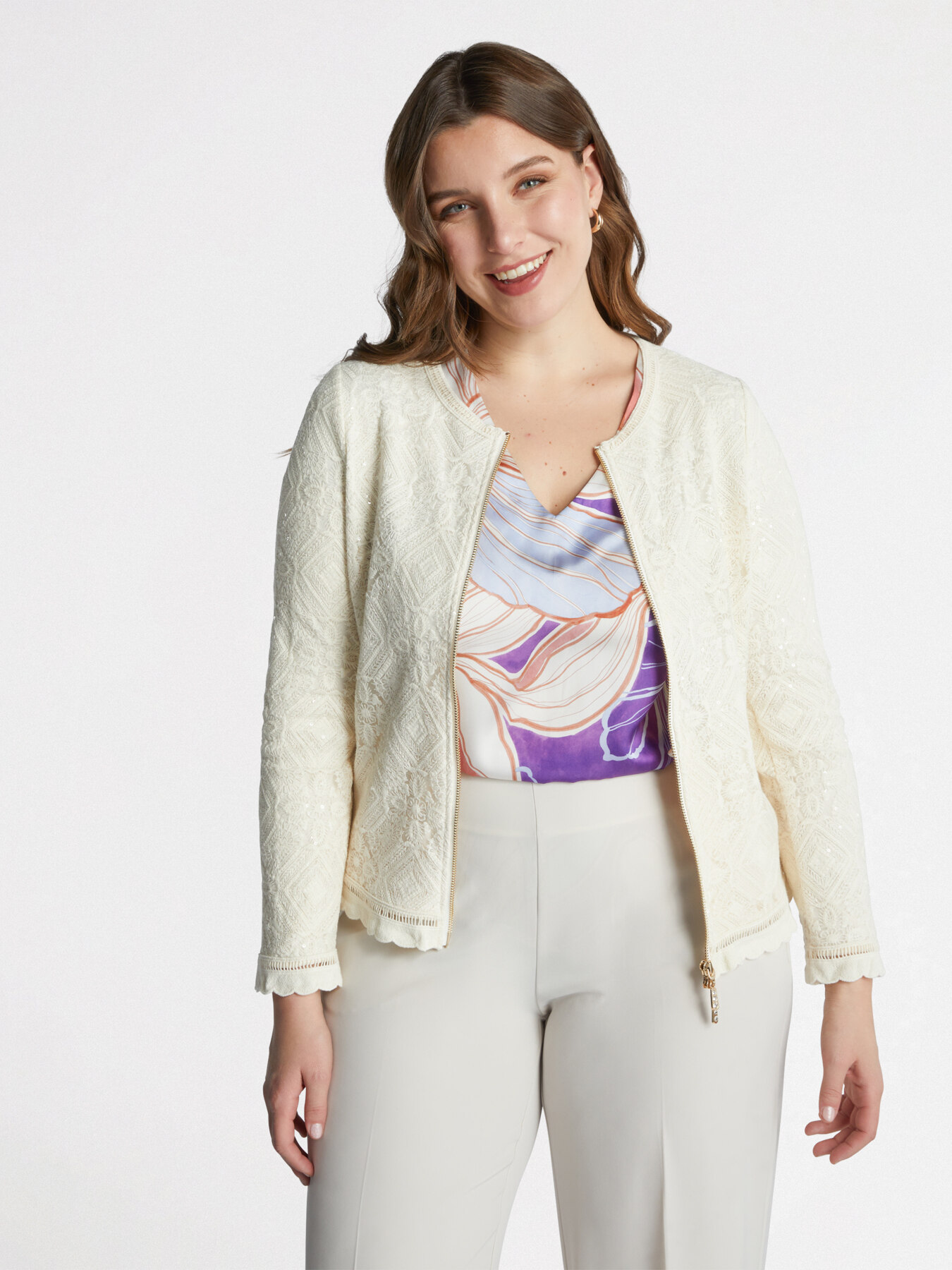 Veste courte en dentelle macram&eacute; image number 1