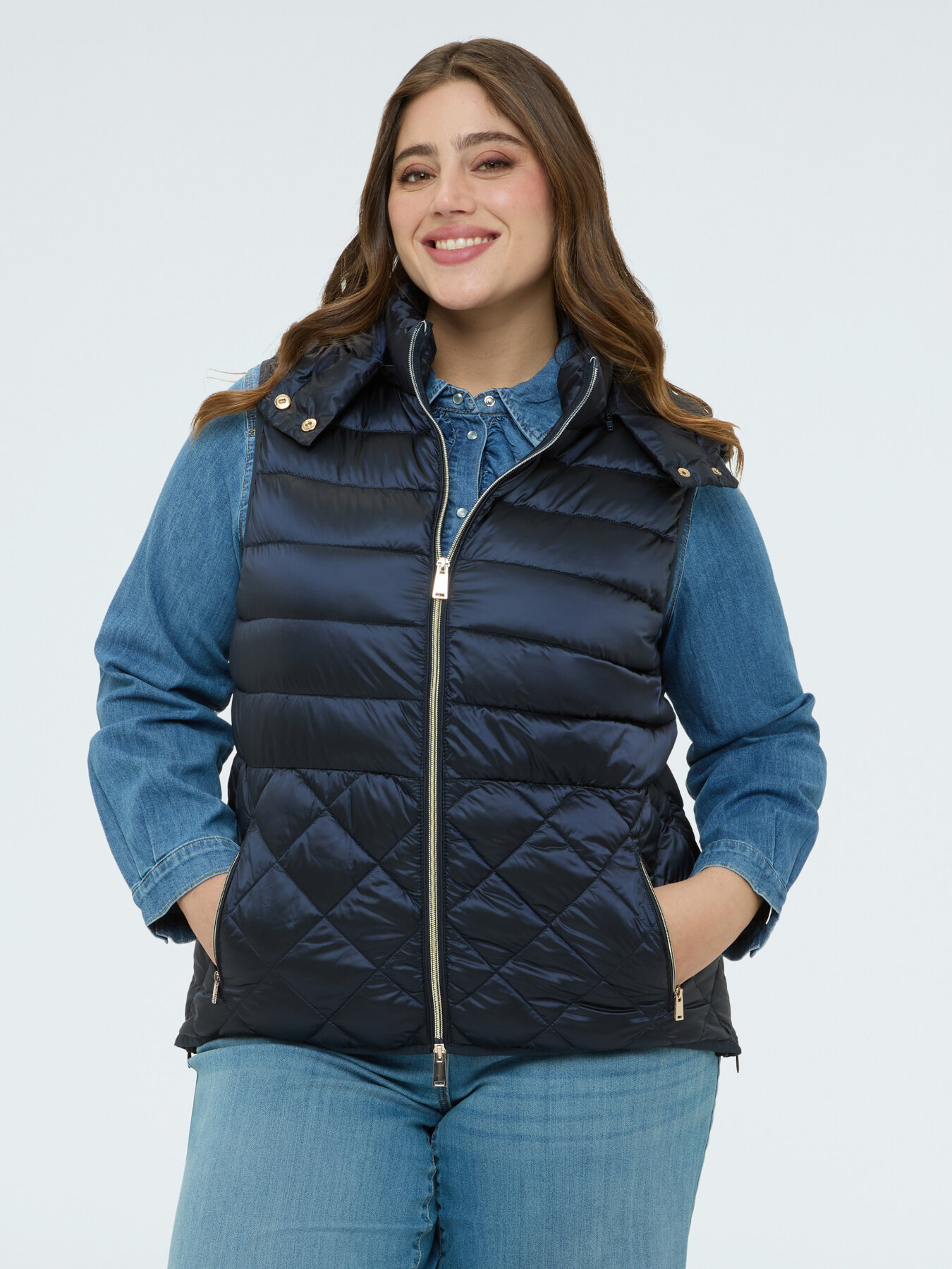 Sleeveless hooded puffer jacket image number 0