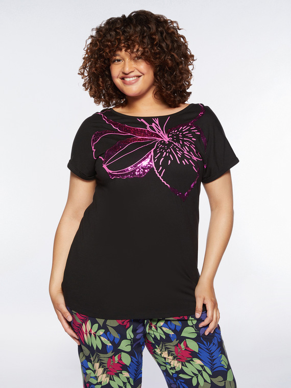 T-shirt with jumbo embroidered flower