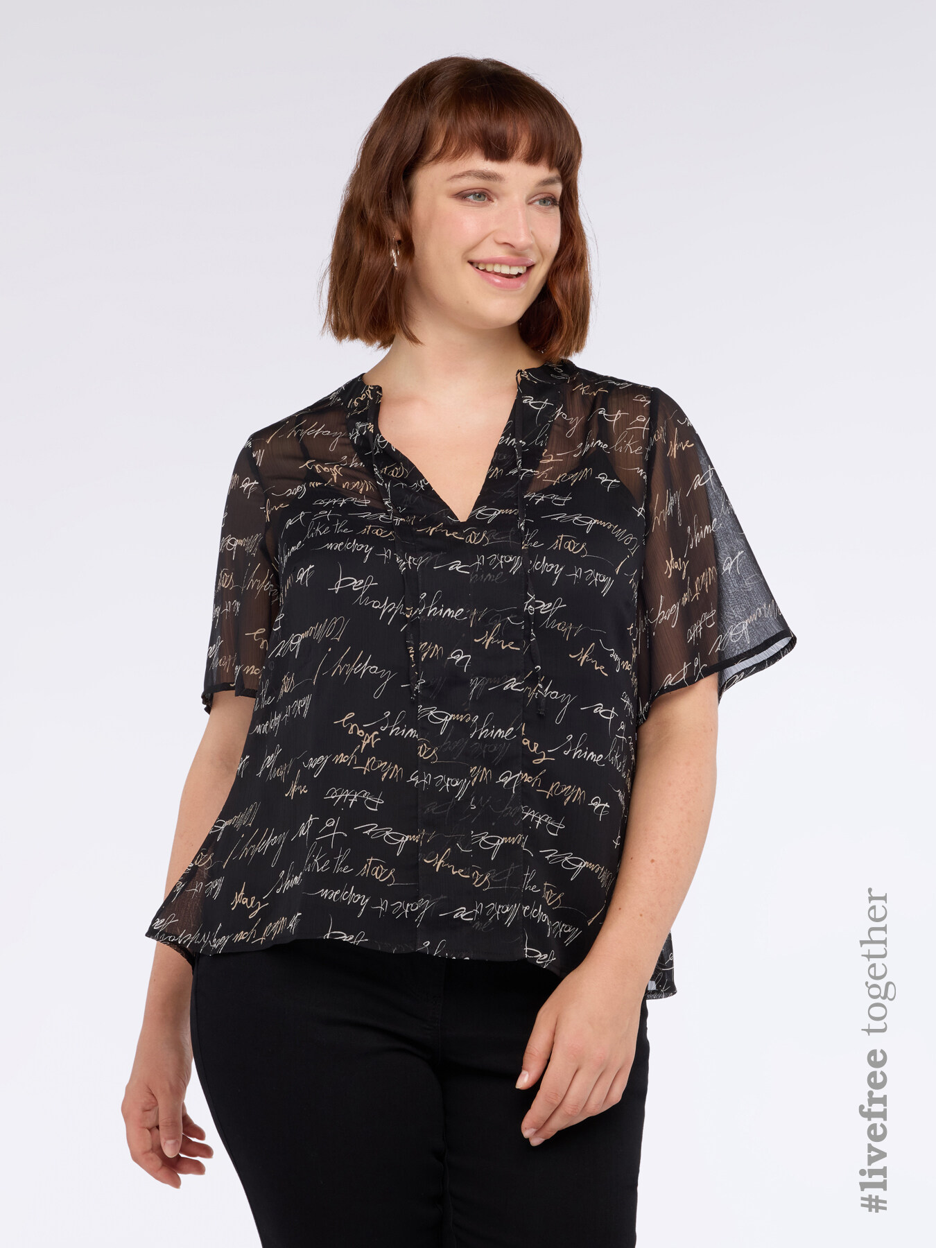 Blouse imprim&eacute;e lettrage en cr&ecirc;pon image number 0