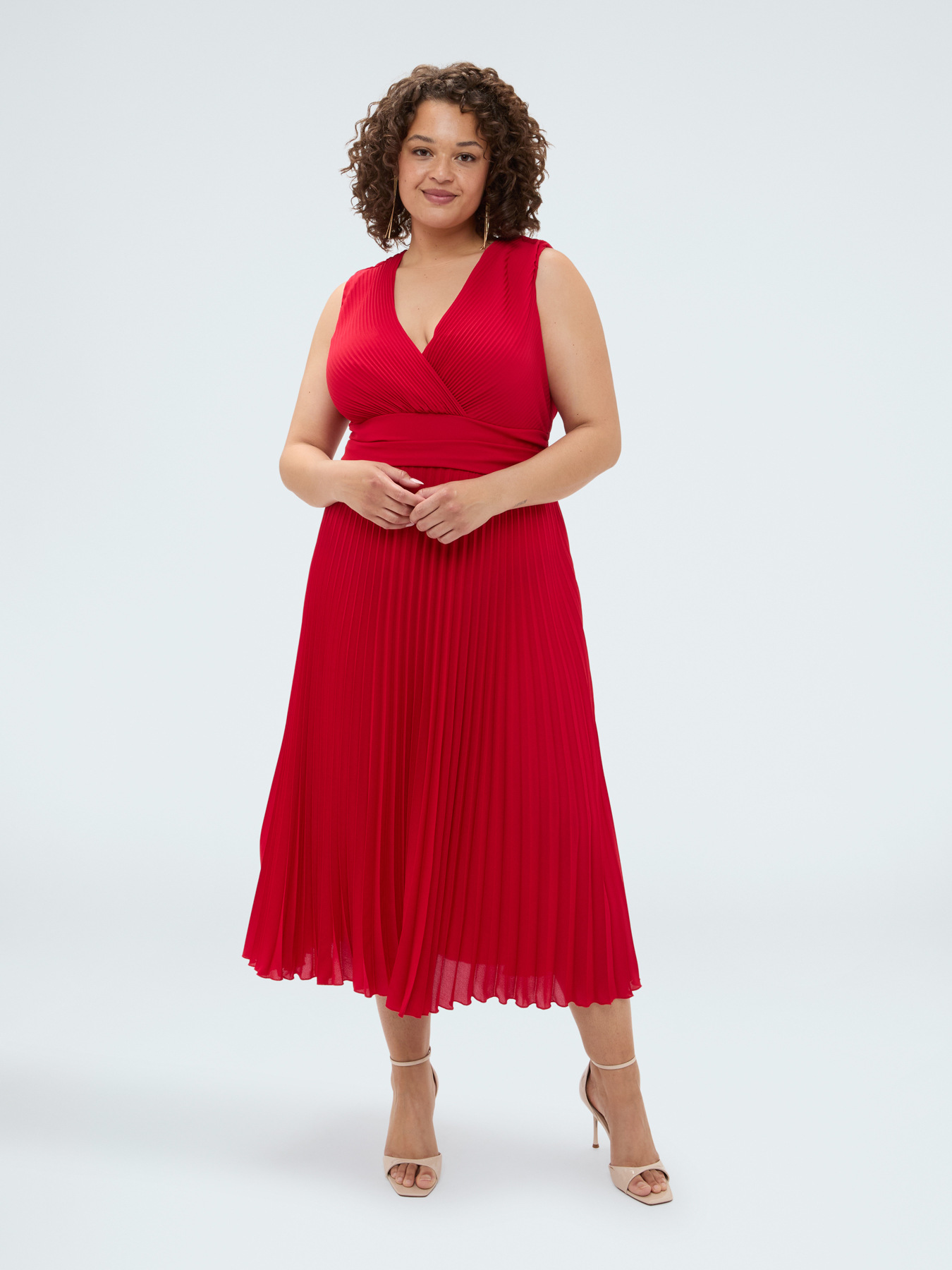 Dream Dress in pleated georgette image number 2