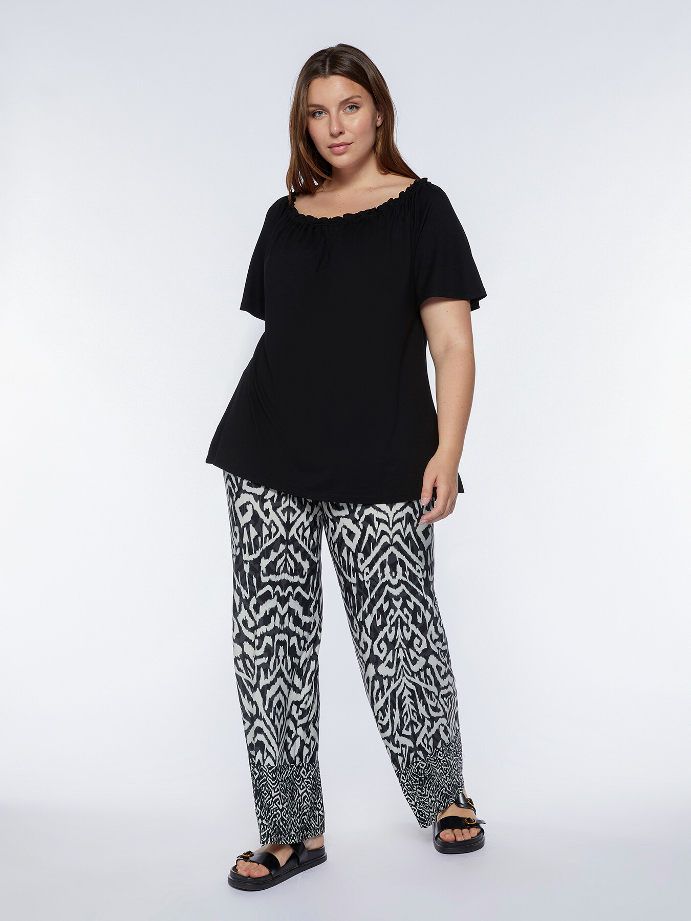 T-shirt con scollo arricciato image number 2