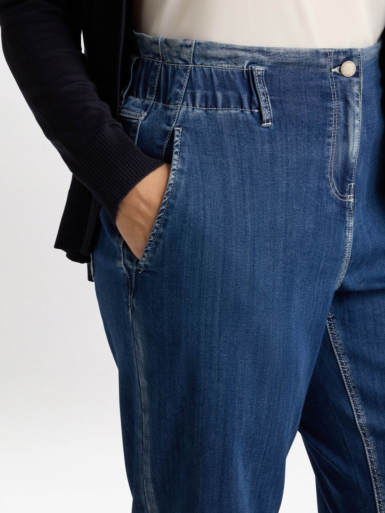 Balloon jeans with contrast stitching image number 3