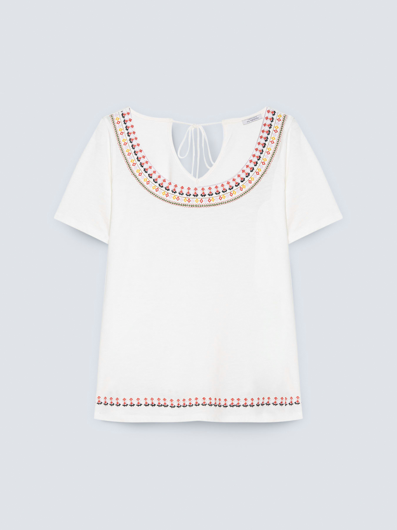 T-Shirt mit Ethno-Stickerei image number 4