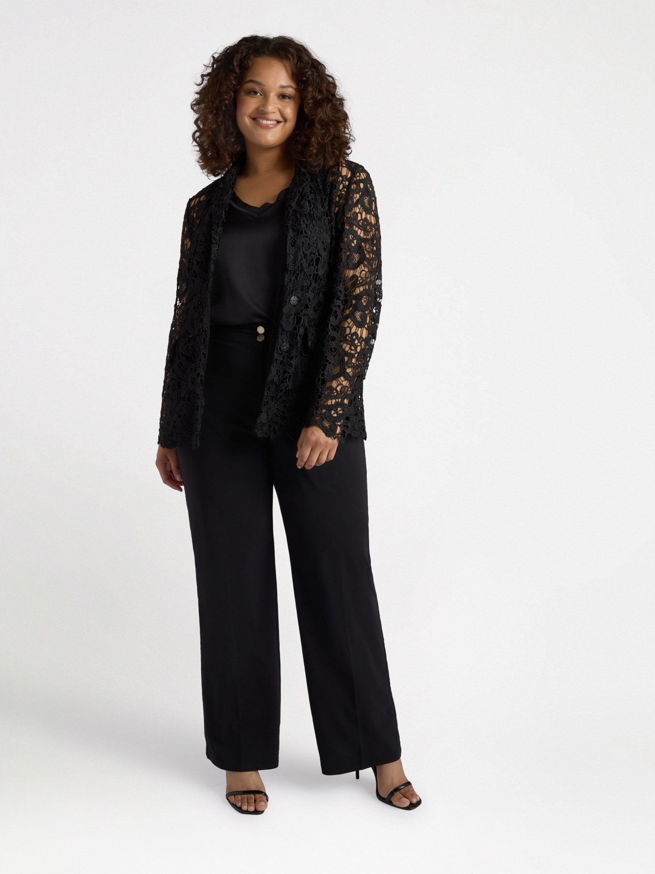 Blazer en dentelle image number 2