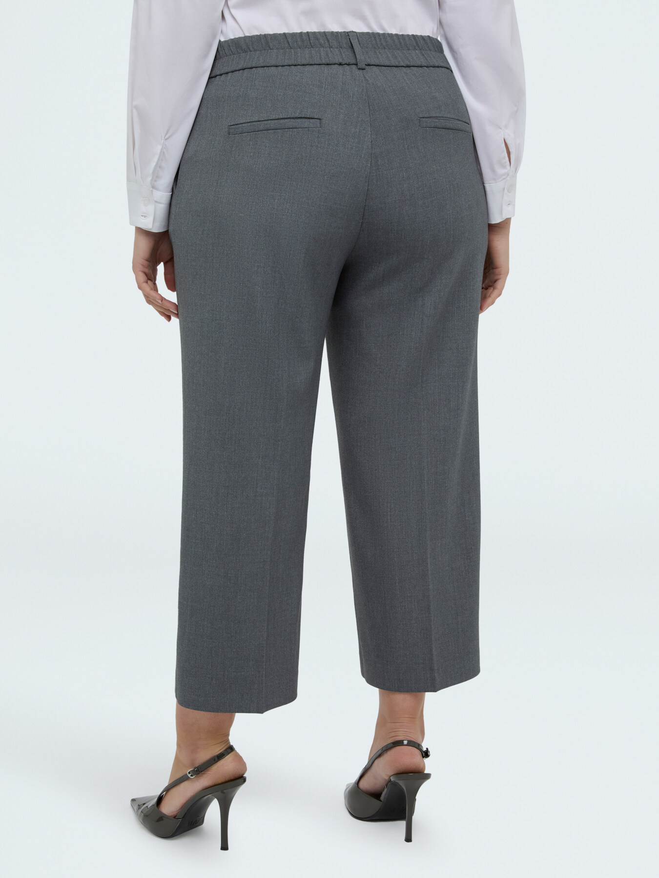 Pantalones Cropped en tejido melange image number 1