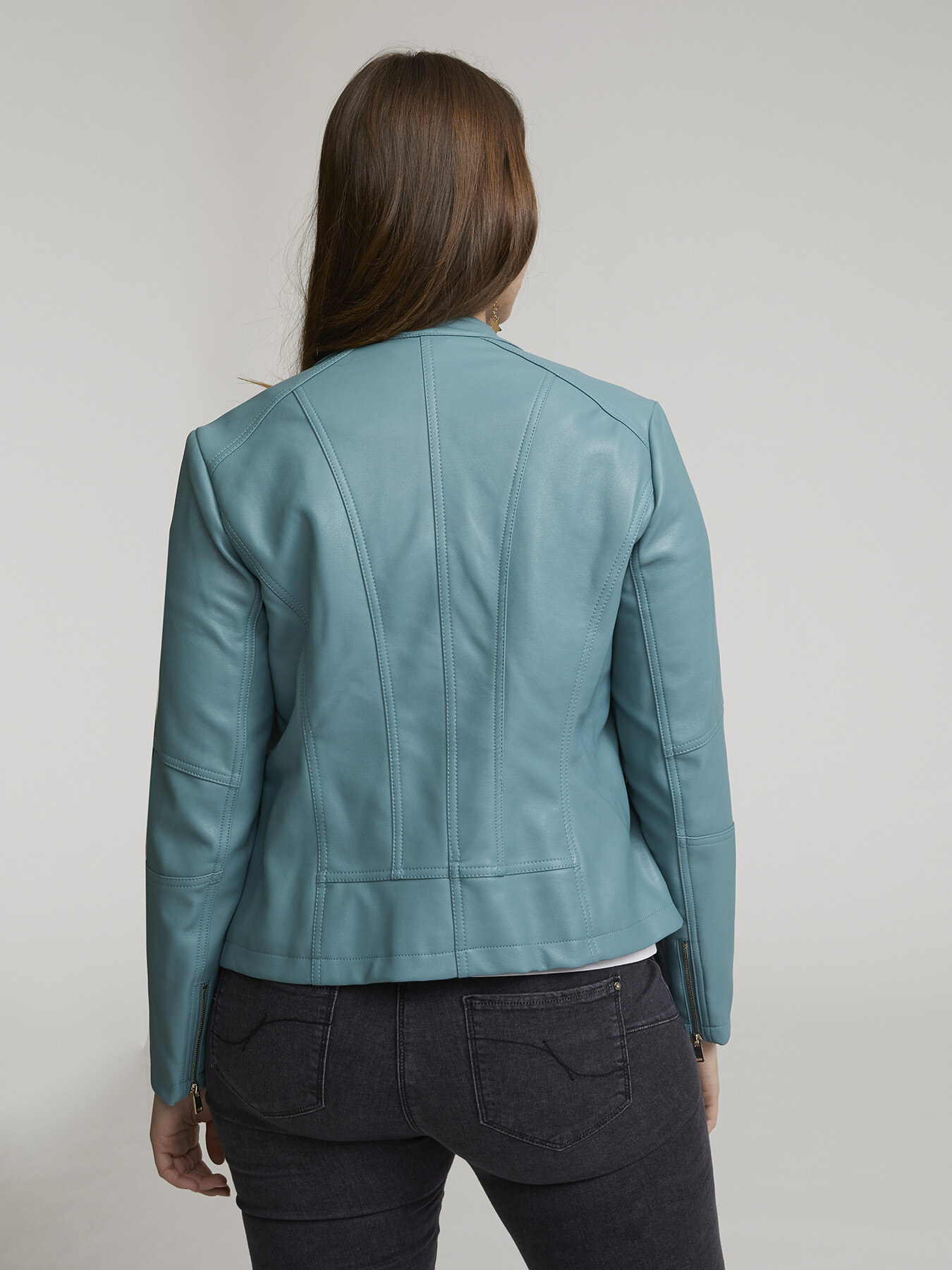 Giacca corta in similpelle image number 2