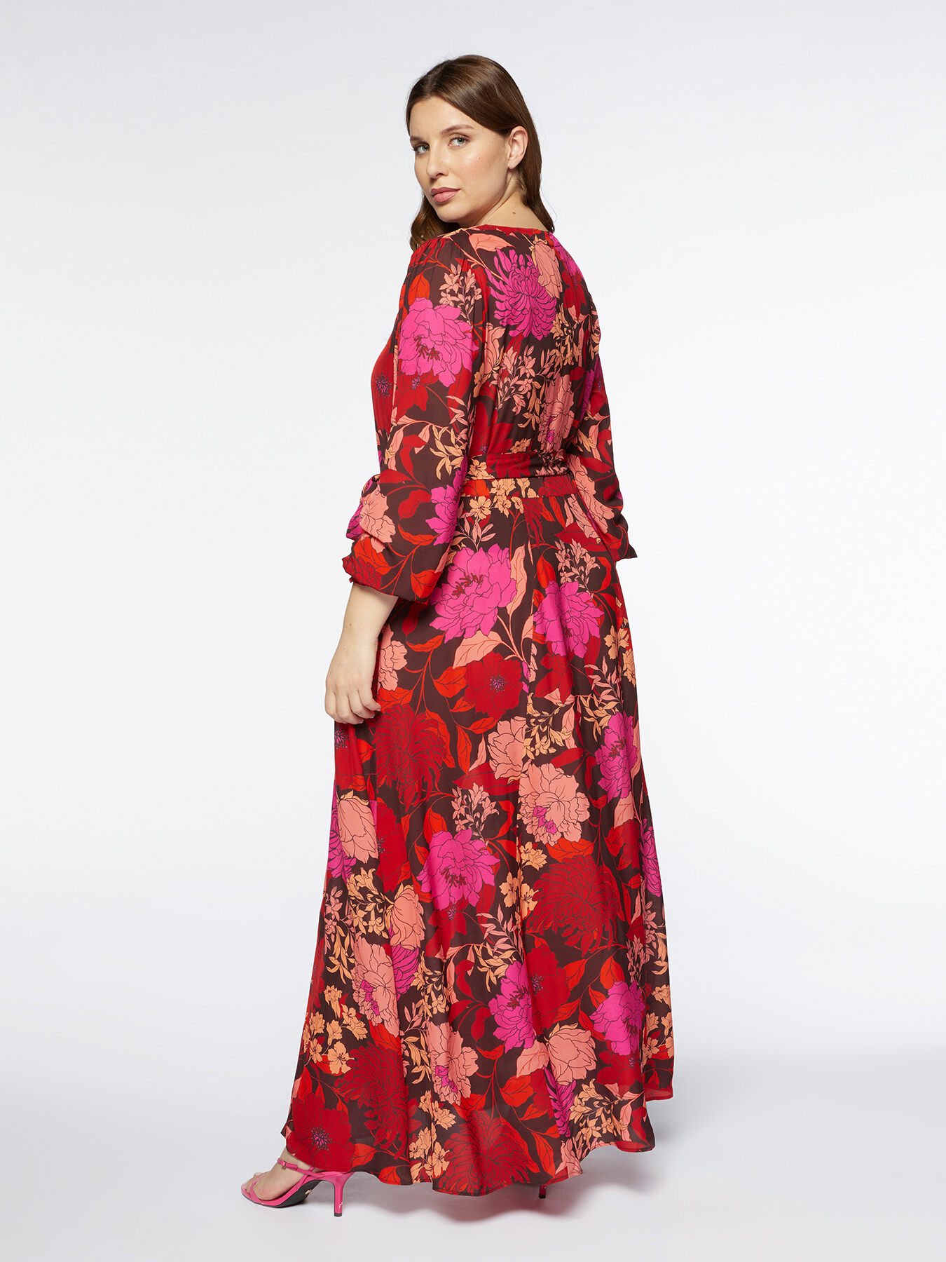 Langes, gebl&uuml;mtes Kleid image number 1