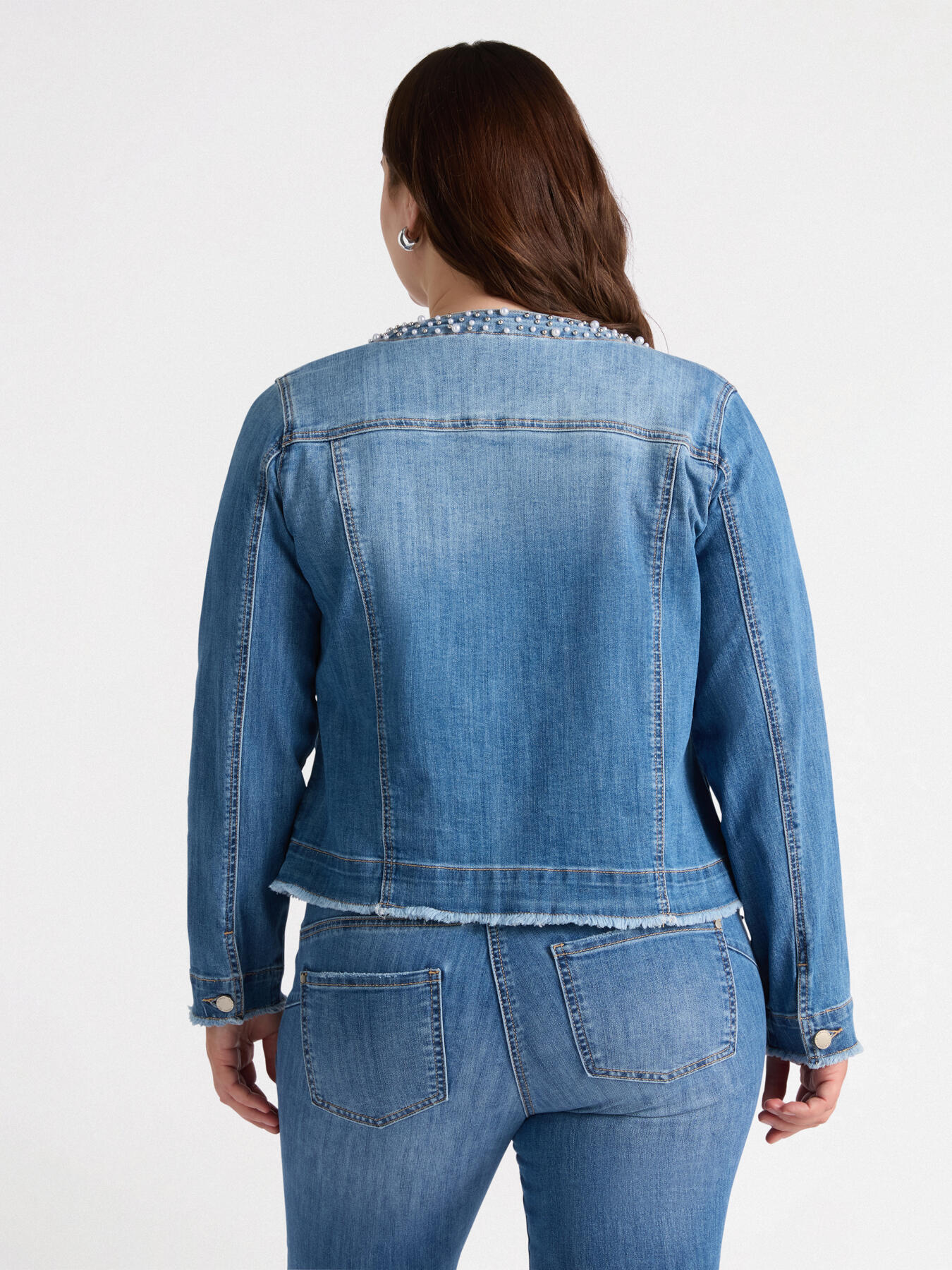 Giubbotto in denim con ricamo in perle image number 2