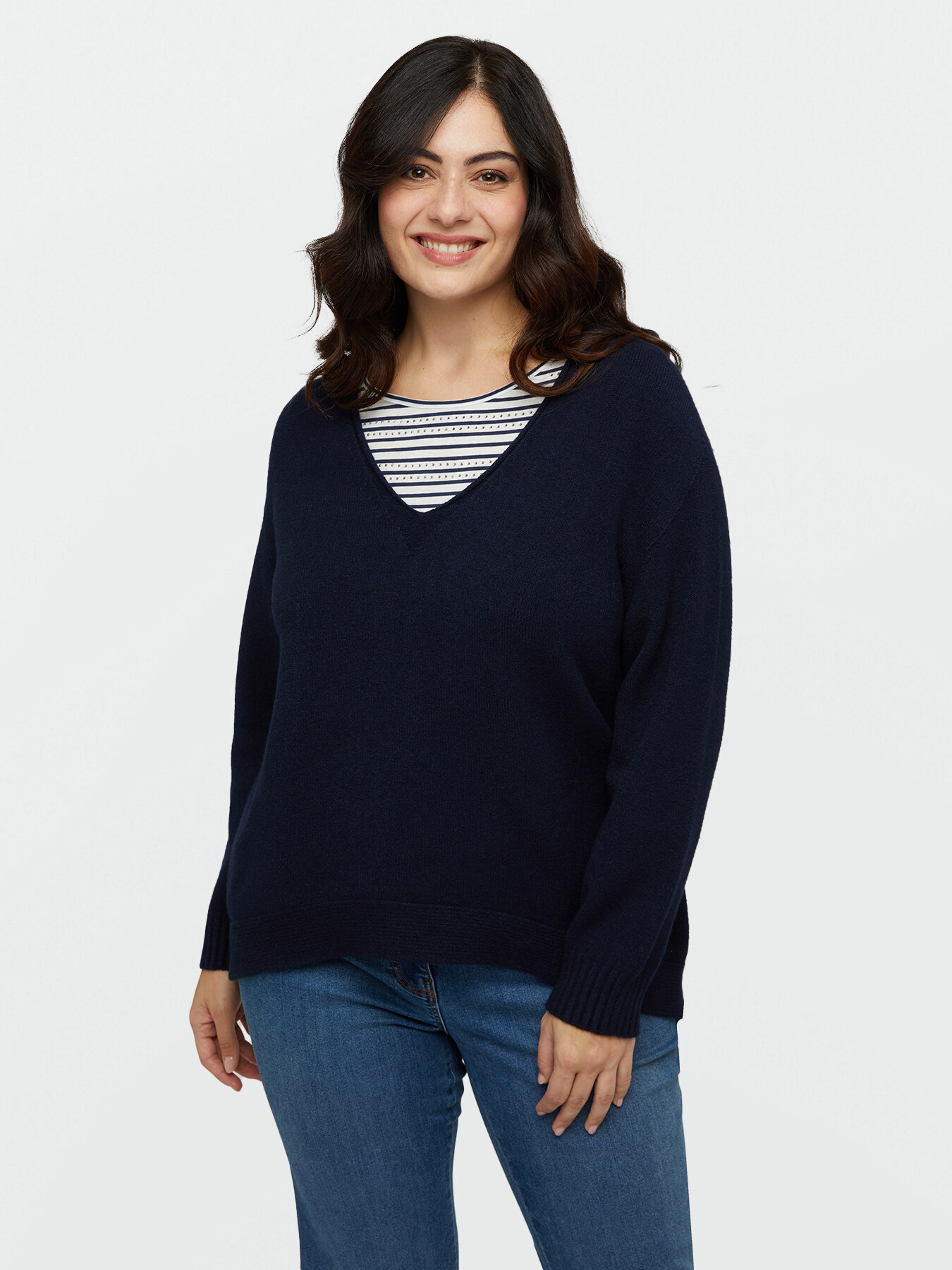 Maglia con scollo a V dal design asimmetrico image number 2