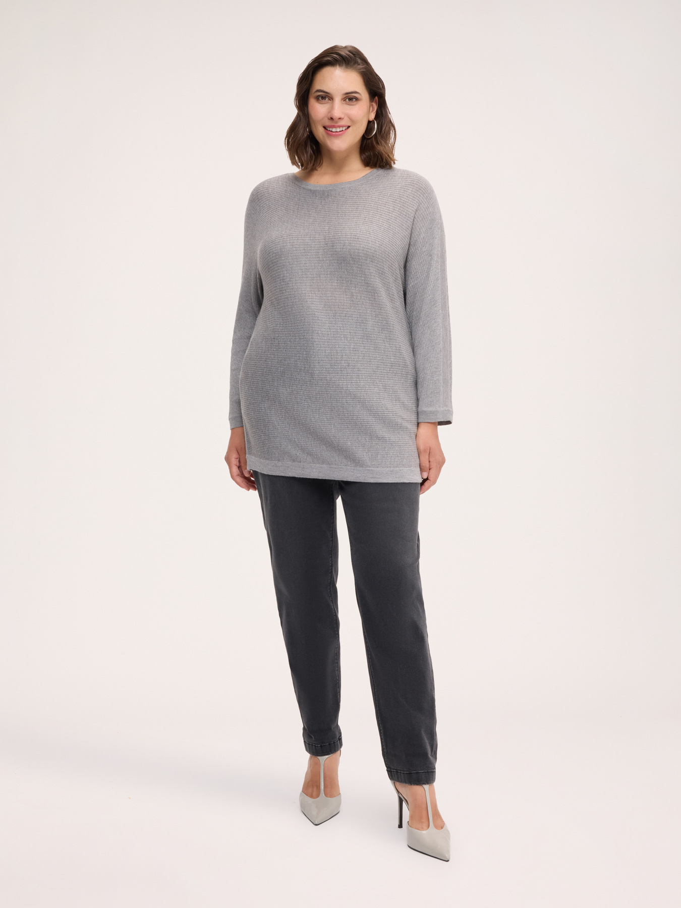 Ribbed knit in viscose blend image number 2