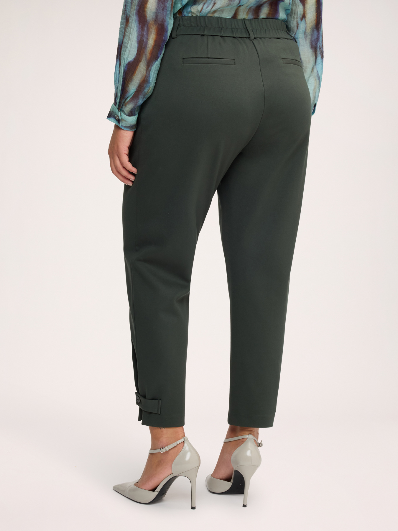 Carrot Pants in Milano Stitch image number 1