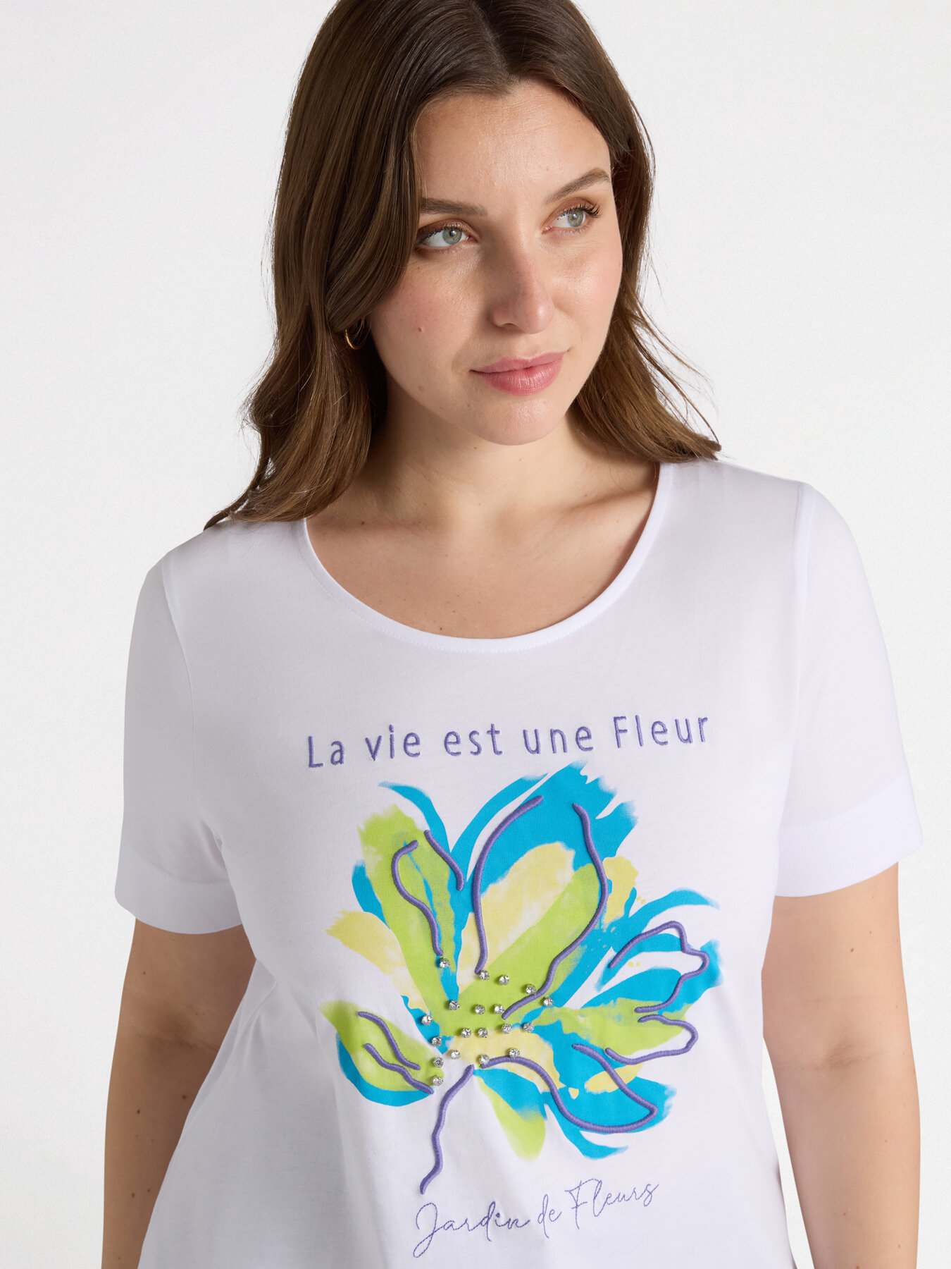 Bedrucktes und besticktes T-Shirt image number 3